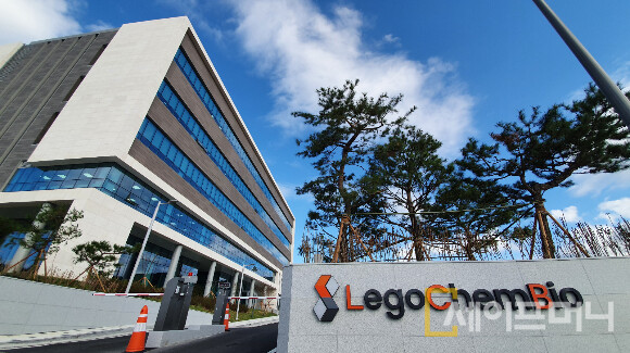 ▲ 레고캠바이오사이언스가 미국 제약사 얀센에 ADC 후보물질 LCBB4를 2조2400억여원에 기술 이전 계약 체결했다. ⓒ 레고켐바이오사이언스