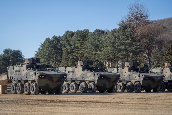 ▲ 현대로템이 육군 25사단에 납품한 차륜형지휘소용차량. ⓒ 현대로템