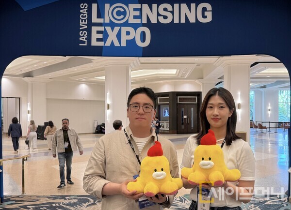 ▲ LG 유플러스 관계자가 미국 라스베이거스 만다레이 베이 컨벤션 센터에서 열린 2024 라이선싱 엑스포(Licensing Expo)에 참여하고 있다. ⓒ LG 유플러스