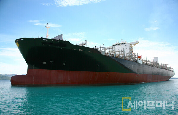 ▲ HJ중공업이 유럽 선조사와 친환경 컨테이너선 2척 건조계약을 체결했다. ⓒ HJ중공업