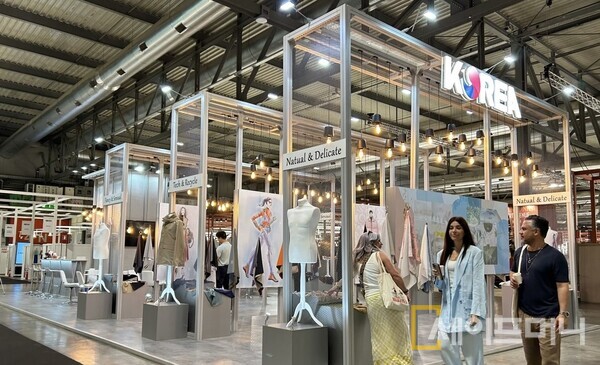 ▲ 산업통상자원부와 대한무역투자진흥공사(KOTRA)가 이탈리아 밀라노에서 개최되는 2024 밀라노 우니카 추계 섬유 전시회에서 한국관을 운영한다. ⓒ KOTRA