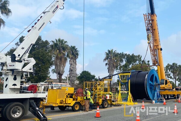▲ 대한전선이 미국에서 케이블 포설 작업을 하고 있다. ⓒ 대한전선