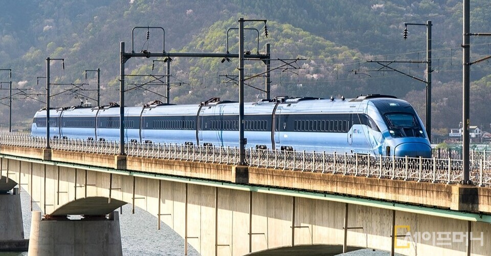 ▲ KTX-이음(EMU-260). ⓒ 코레일