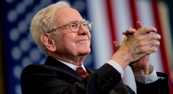 ▲ 워런 버핏 버크셔 해서웨이 회장이 보유하고 있던 주식을 대거 처분하며 미국 경기침체론이 힘을 얻어가고 있다. ⓒ AP통신