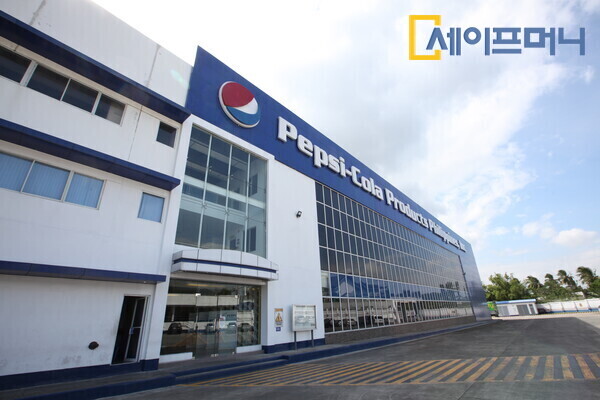 ▲ 롯데칠성음료가 지난해 연매출 4조245억원을 달성하며 국내 종합음료기업 최초로 4조원 시대를 열었다. ⓒ 롯데칠성음료