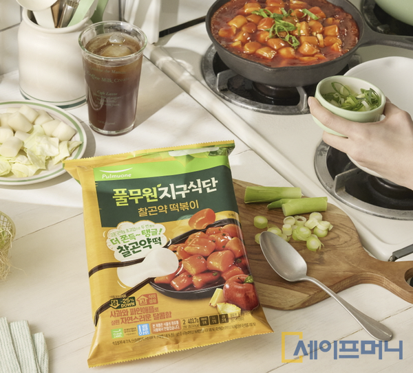 ▲ 풀무원이 당은 줄이고 식이섬유는 높여 출시한 풀무원지구식단 찰곤약떡볶이. ⓒ 풀무원