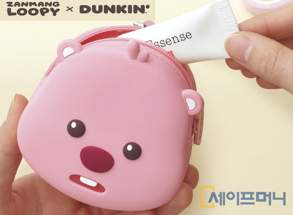 ▲ SPC 던킨이 젊은 층 사이 인기 아이콘인 잔망루피와 협업해 출시한 실리콘 파우치 굿즈. ⓒ 던킨