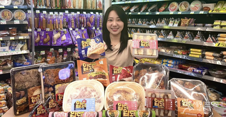 ▲ CU가 누적 5000만개 넘게 팔린 압도적 간편식을 업그레이드 한 압도적 플러스 간편식 시리즈를 출시한다. ⓒ BGF리테일